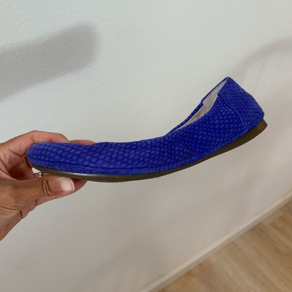 New Vince Camuto Blue Ballet Flats. Size 5 - Picture 7 of 8